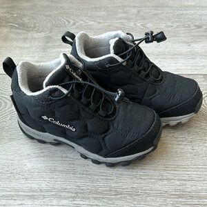 Columbia Little Kids' Firecamp™ Mid Waterproof Shoe LIKE NEW